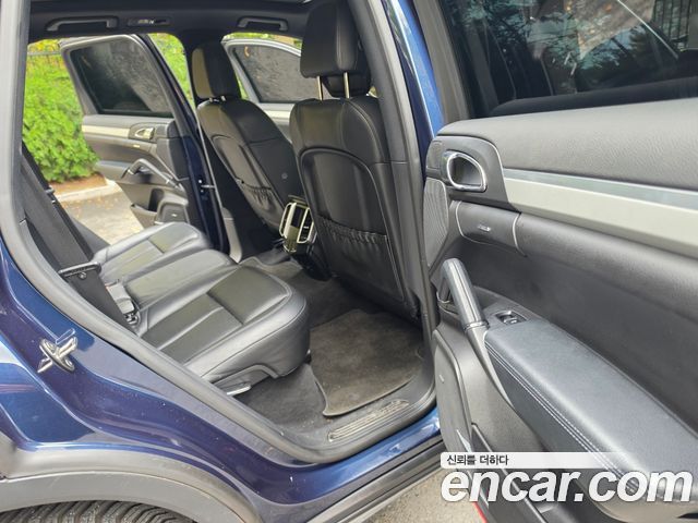 Porsche Cayenne 4.8 S 958 2013 — фото 17