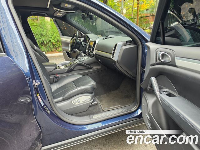 Porsche Cayenne 4.8 S 958 2013 — фото 18