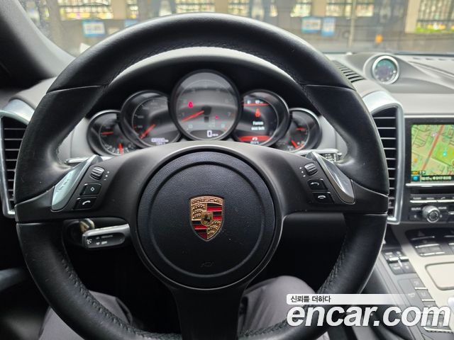 Porsche Cayenne 4.8 S 958 2013 — фото 23