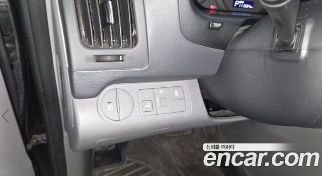Hyundai Grand Starex 3-Seater LPi VAN Smart 2018 — фото 7