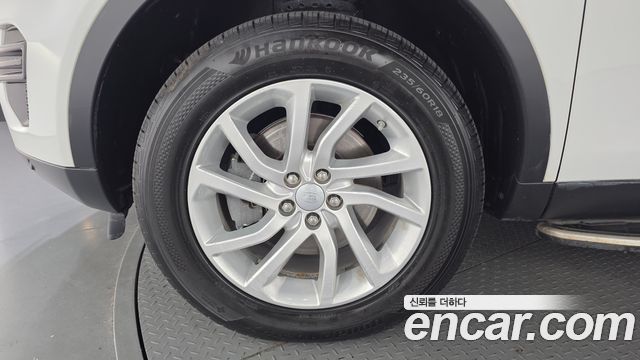 Land Rover Discovery Sport 2.0 TD4 SE 2017 — фото 5