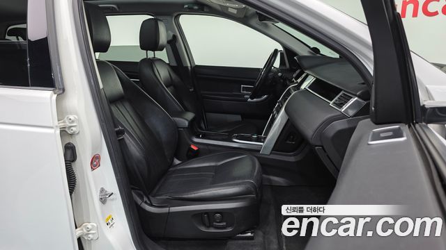 Land Rover Discovery Sport 2.0 TD4 SE 2017 — фото 11