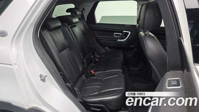 Land Rover Discovery Sport 2.0 TD4 SE 2017 — фото 12
