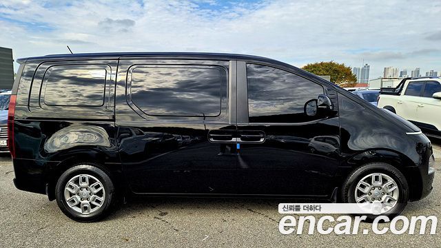 Hyundai Staria L3.5 Cargo 3-Seater Modern 2022 — фото 22