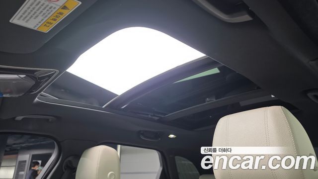 Land Rover Range Rover Velar 2.0 D240 R-Dynamic SE 2019 — фото 19
