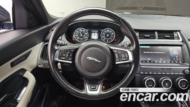 Jaguar E-PACE R250 R-Dynamic SE 2018 — фото 13