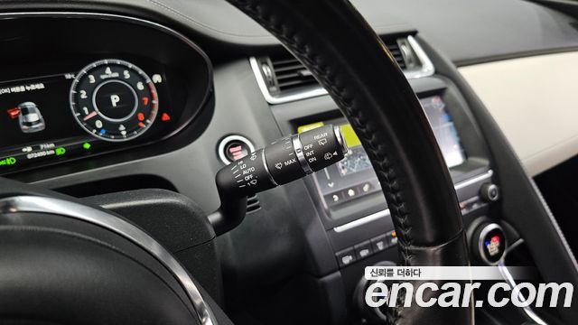 Jaguar E-PACE R250 R-Dynamic SE 2018 — фото 20