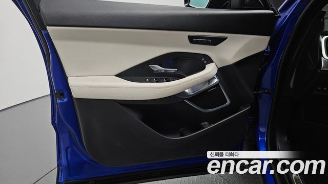 Jaguar E-PACE R250 R-Dynamic SE 2018 — фото 24