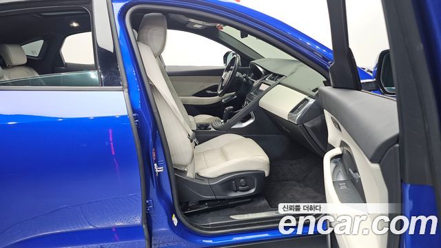 Jaguar E-PACE R250 R-Dynamic SE 2018 — фото 26