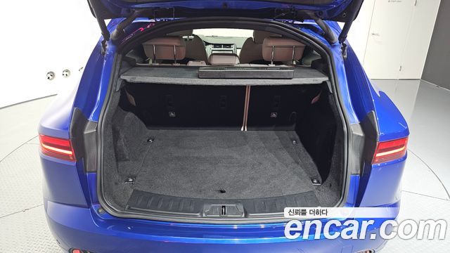 Jaguar E-PACE R250 R-Dynamic SE 2018 — фото 33