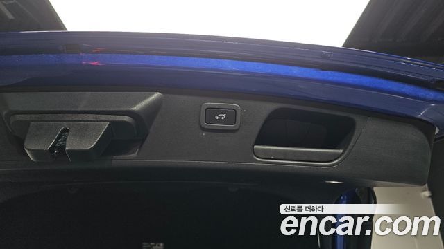 Jaguar E-PACE R250 R-Dynamic SE 2018 — фото 34