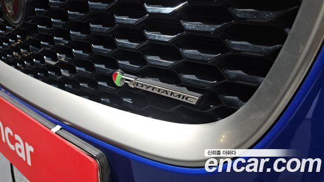 Jaguar E-PACE R250 R-Dynamic SE 2018 — фото 36
