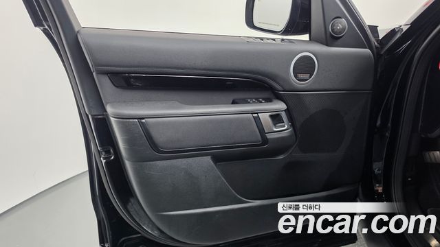 Land Rover Discovery 5 D300 HSE 2022 — фото 30