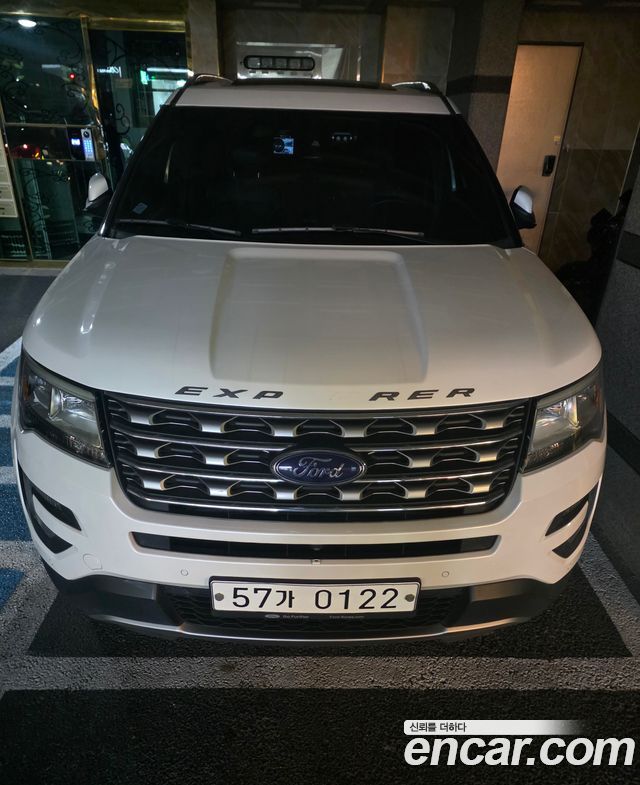Ford Explorer 2.3 Limited 4WD 5th