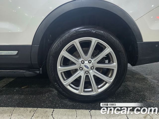 Ford Explorer 2.3 Limited 4WD 5th 2017 — фото 6