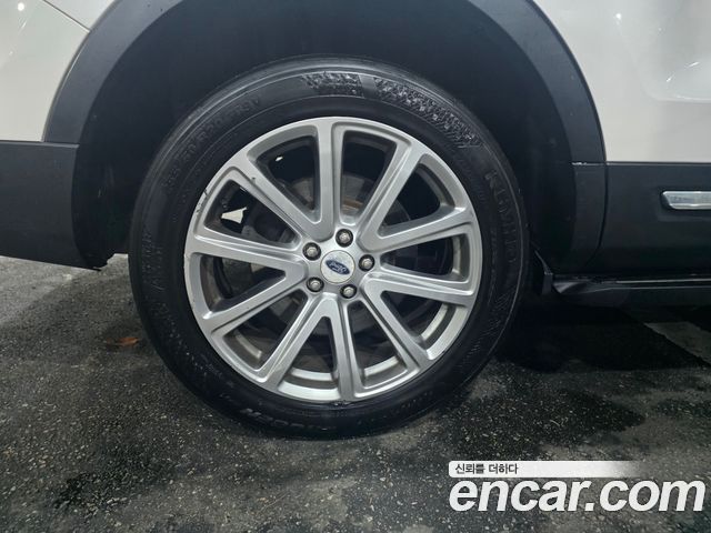 Ford Explorer 2.3 Limited 4WD 5th 2017 — фото 8