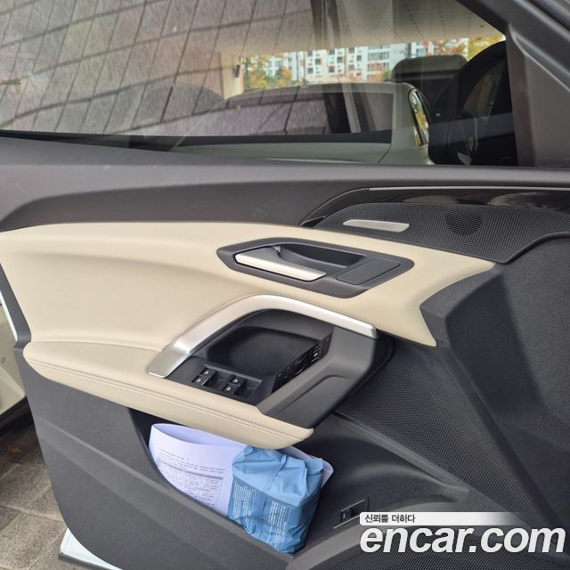 Audi Q5 (80A) 40 TDI Quattro Sportback S Line Sportback 2025 — фото 4