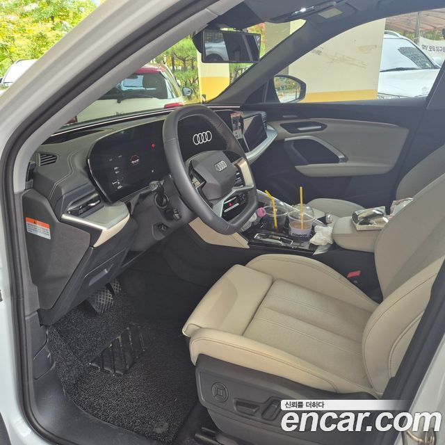 Audi Q5 (80A) 40 TDI Quattro Sportback S Line Sportback 2025 — фото 6