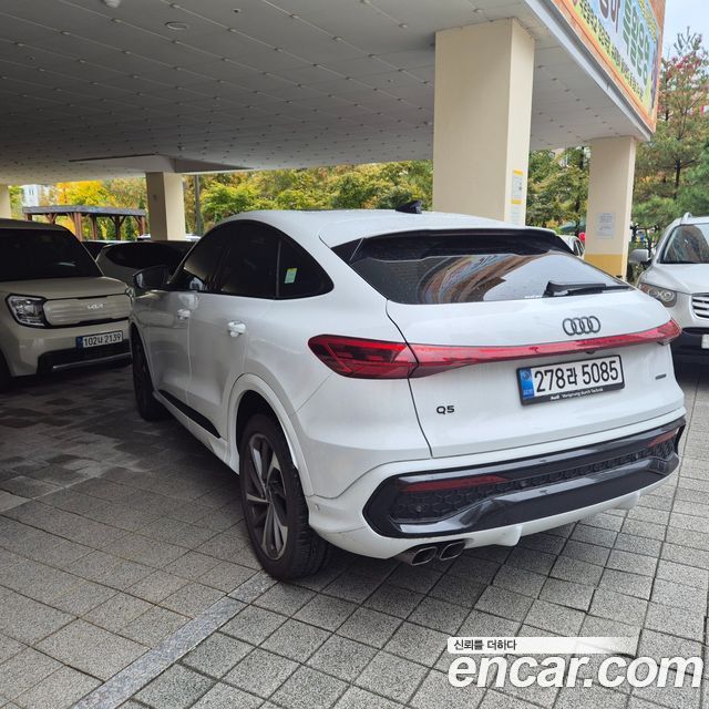 Audi Q5 (80A) 40 TDI Quattro Sportback S Line Sportback 2025 — фото 9
