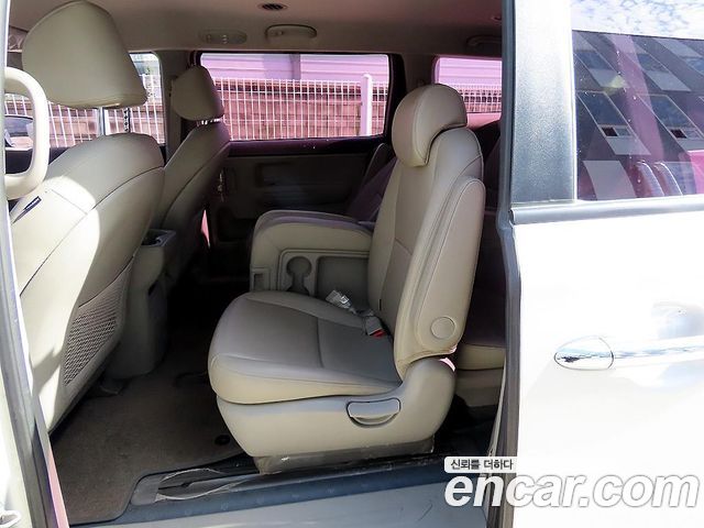 Kia Carnival 11-Seater Deluxe 2019 — фото 5