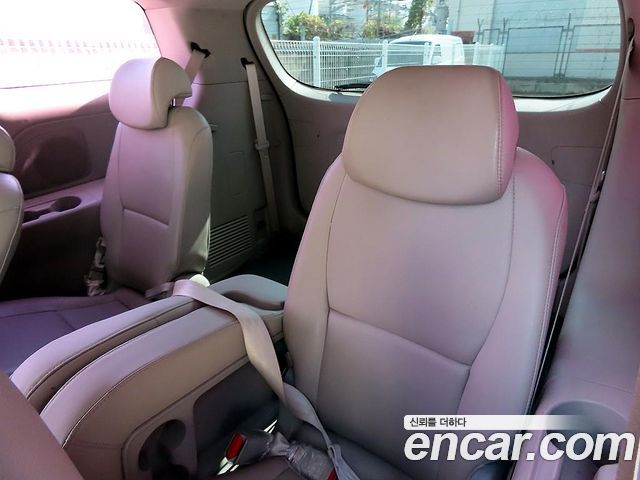 Kia Carnival 11-Seater Deluxe 2019 — фото 7