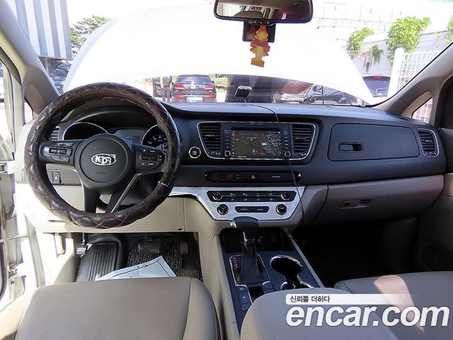 Kia Carnival 11-Seater Deluxe 2019 — фото 8