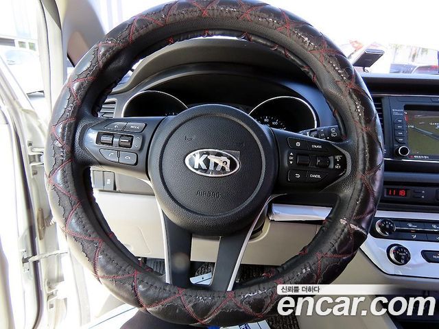 Kia Carnival 11-Seater Deluxe 2019 — фото 9