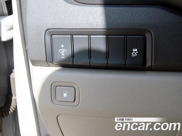 Kia Carnival 11-Seater Deluxe 2019 — фото 17