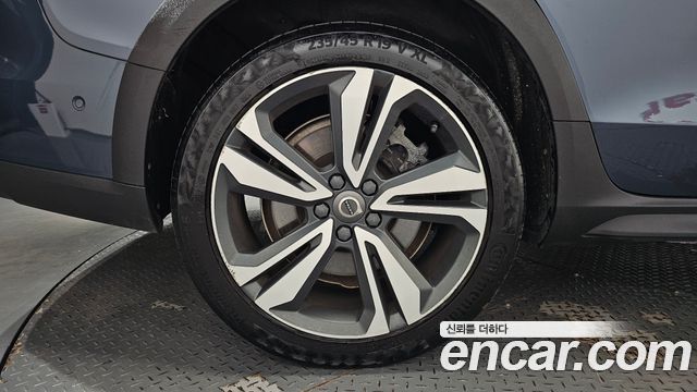 Volvo V60 Cross Country (II) T5 Pro AWD 2020 — фото 5