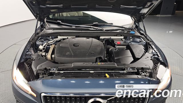 Volvo V60 Cross Country (II) T5 Pro AWD 2020 — фото 6