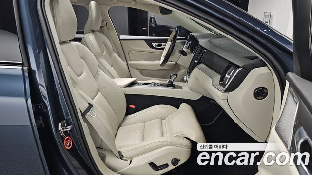 Volvo V60 Cross Country (II) T5 Pro AWD 2020 — фото 11