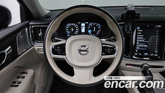 Volvo V60 Cross Country (II) T5 Pro AWD 2020 — фото 13