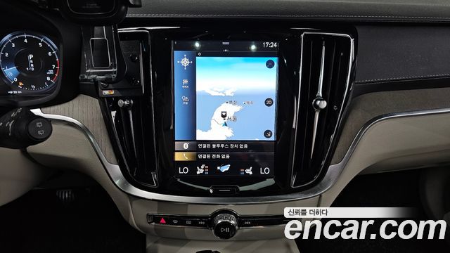 Volvo V60 Cross Country (II) T5 Pro AWD 2020 — фото 14
