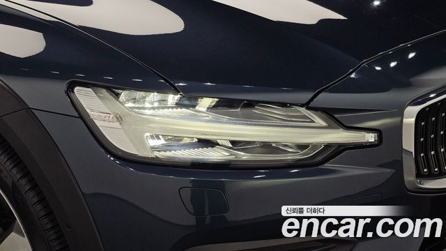 Volvo V60 Cross Country (II) T5 Pro AWD 2020 — фото 22