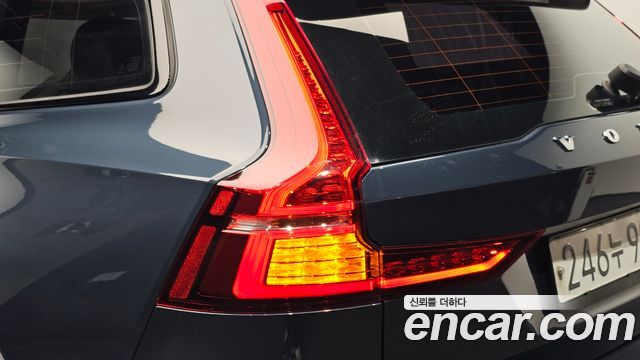 Volvo V60 Cross Country (II) T5 Pro AWD 2020 — фото 23