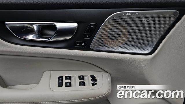 Volvo V60 Cross Country (II) T5 Pro AWD 2020 — фото 28