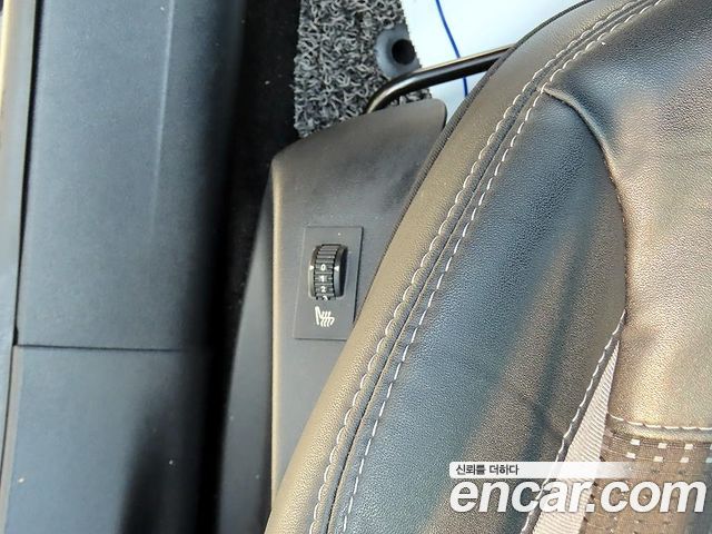 Peugeot 2008 1.6 e-HDi Feline L 2016 — фото 21