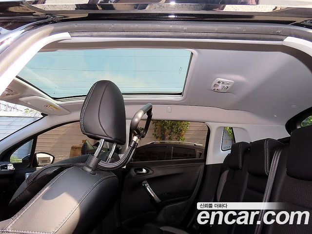 Peugeot 2008 1.6 e-HDi Feline L 2016 — фото 22