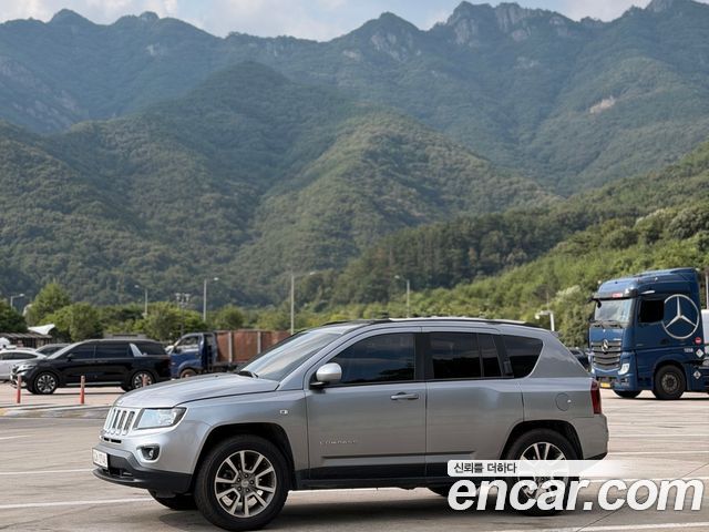 Jeep Compass 2.4 Limited 1st 2015 — фото 7
