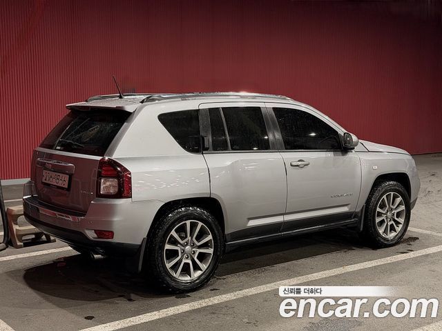 Jeep Compass 2.4 Limited 1st 2015 — фото 9