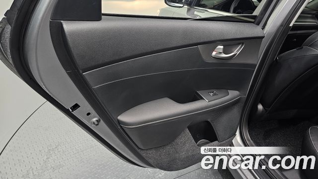 Kia K3 Trendy 2019 — фото 25