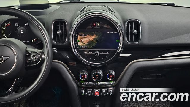 MINI Cooper D Countryman ALL4 HIGH 2nd 2021 — фото 15