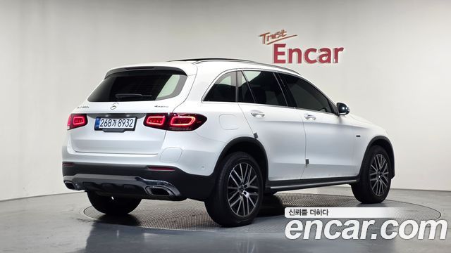 Mercedes-Benz GLC-Class (X253) GLC300e 4MATIC 2021 — фото 2