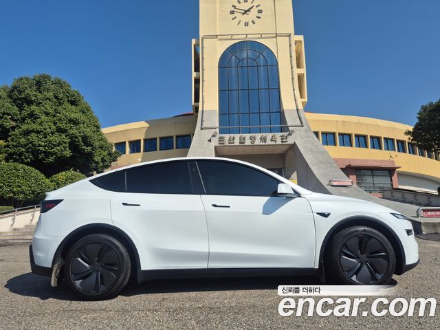 Tesla Model Y Premium RWD 2026 — фото 17