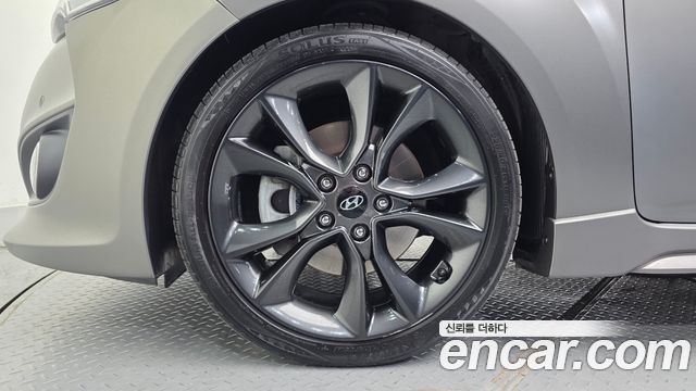 Hyundai Veloster 1.6 Turbo D Spec 2017 — фото 5