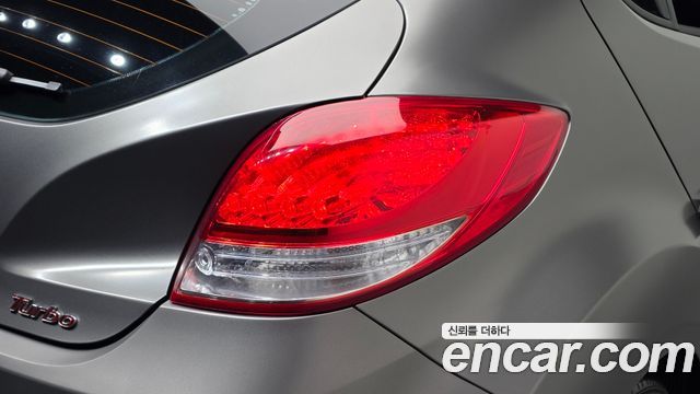 Hyundai Veloster 1.6 Turbo D Spec 2017 — фото 23