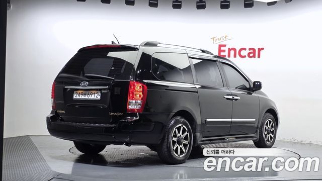 Kia Carnival R New Carnival Limousine GLX High-Deluxe 2012 — фото 2