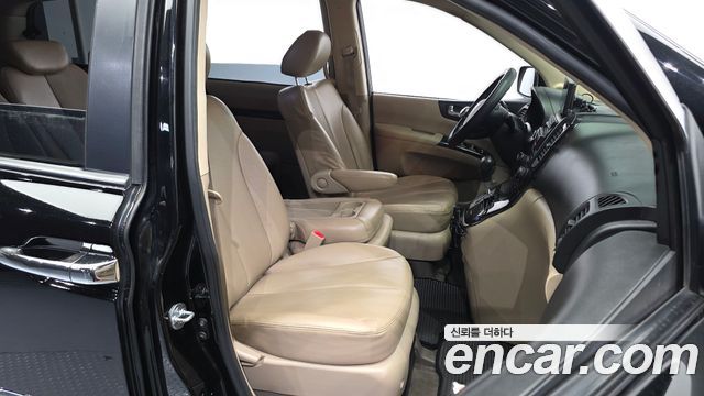 Kia Carnival R New Carnival Limousine GLX High-Deluxe 2012 — фото 11