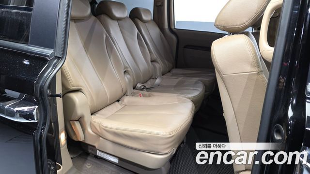 Kia Carnival R New Carnival Limousine GLX High-Deluxe 2012 — фото 12