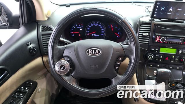 Kia Carnival R New Carnival Limousine GLX High-Deluxe 2012 — фото 13